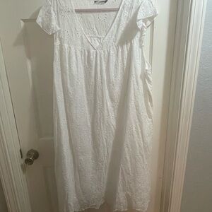 BloomChic Cream Lace Dress